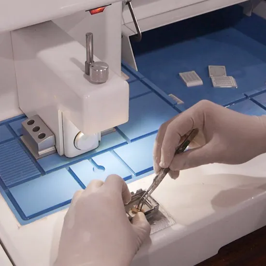 Incrustación de centros de la máquina Medicina del Audiómetro de Rayos Médicos Monitor de medidor de glucosa en sangre Analización portátil de inserción Centros de incrustación